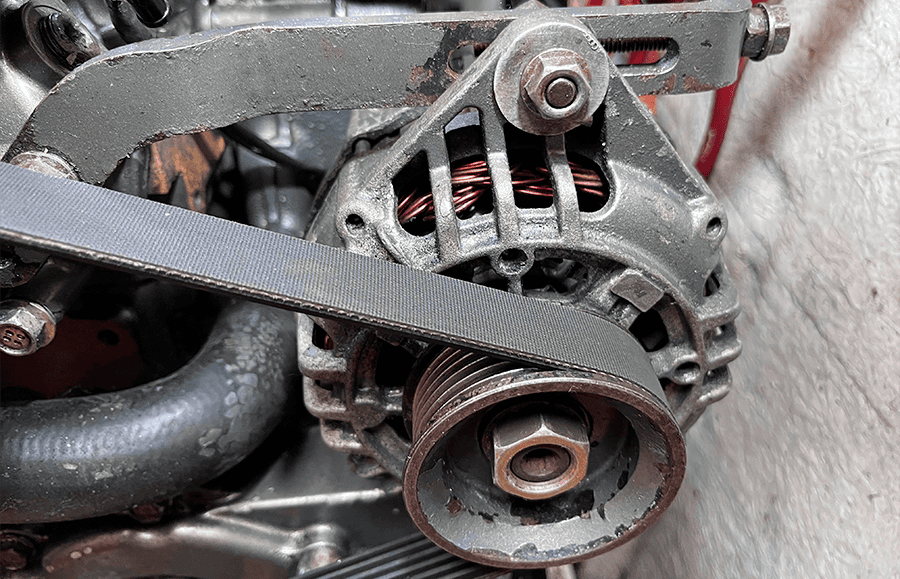 Alternador, correa y sistema de ajuste de tensión del motor Yanmar 3JH5E del Lancet