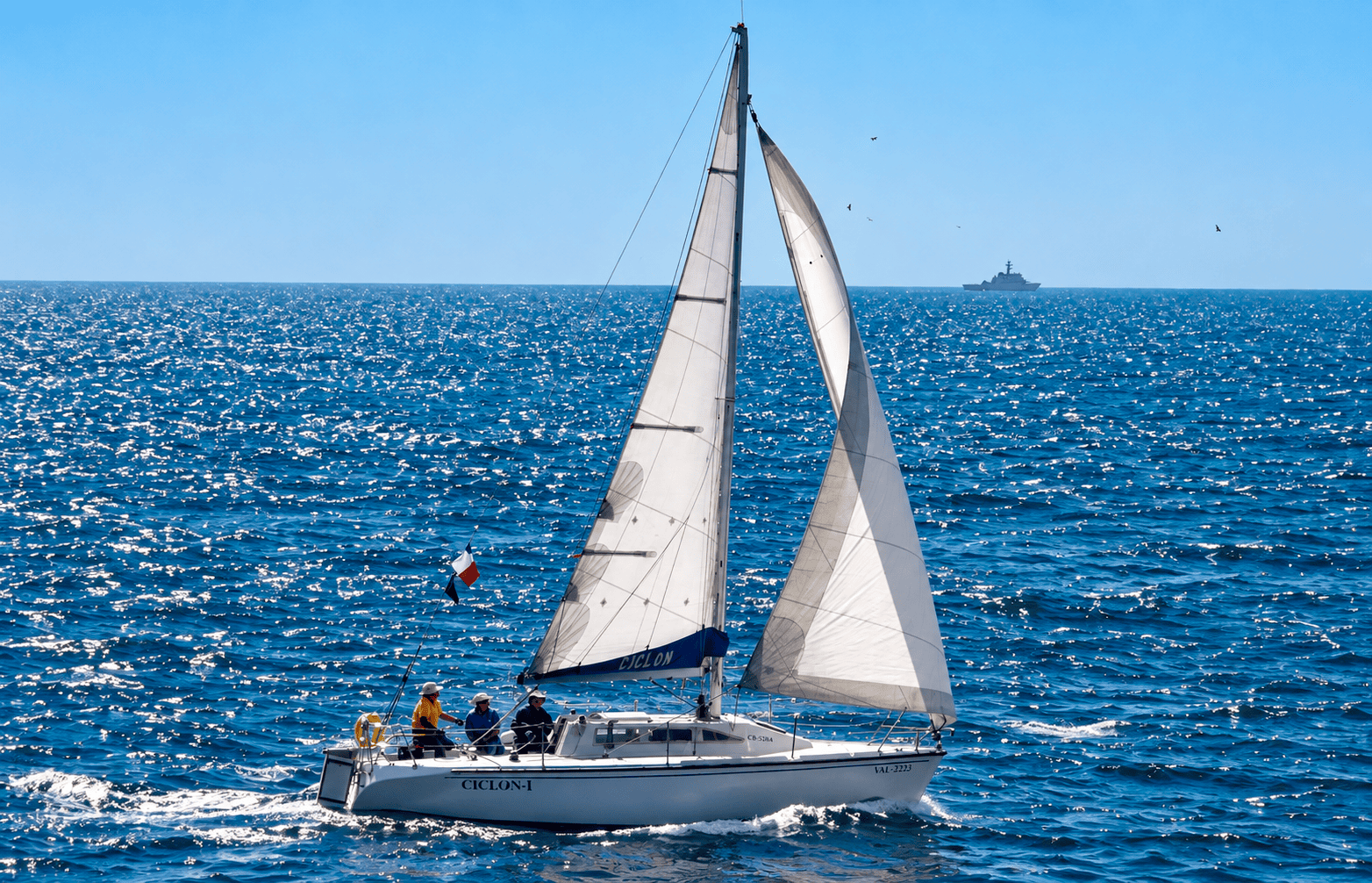 El velero Ciclón I del Club Naval de Deportes Náuticos